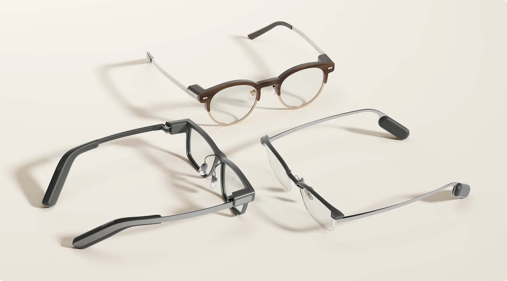 MemoMind One AI-Brille in Nahaufnahme, getragen im Alltag, mit dezentem Display-Schimmer im Brillenglas, kamerafreies und unauffälliges Design