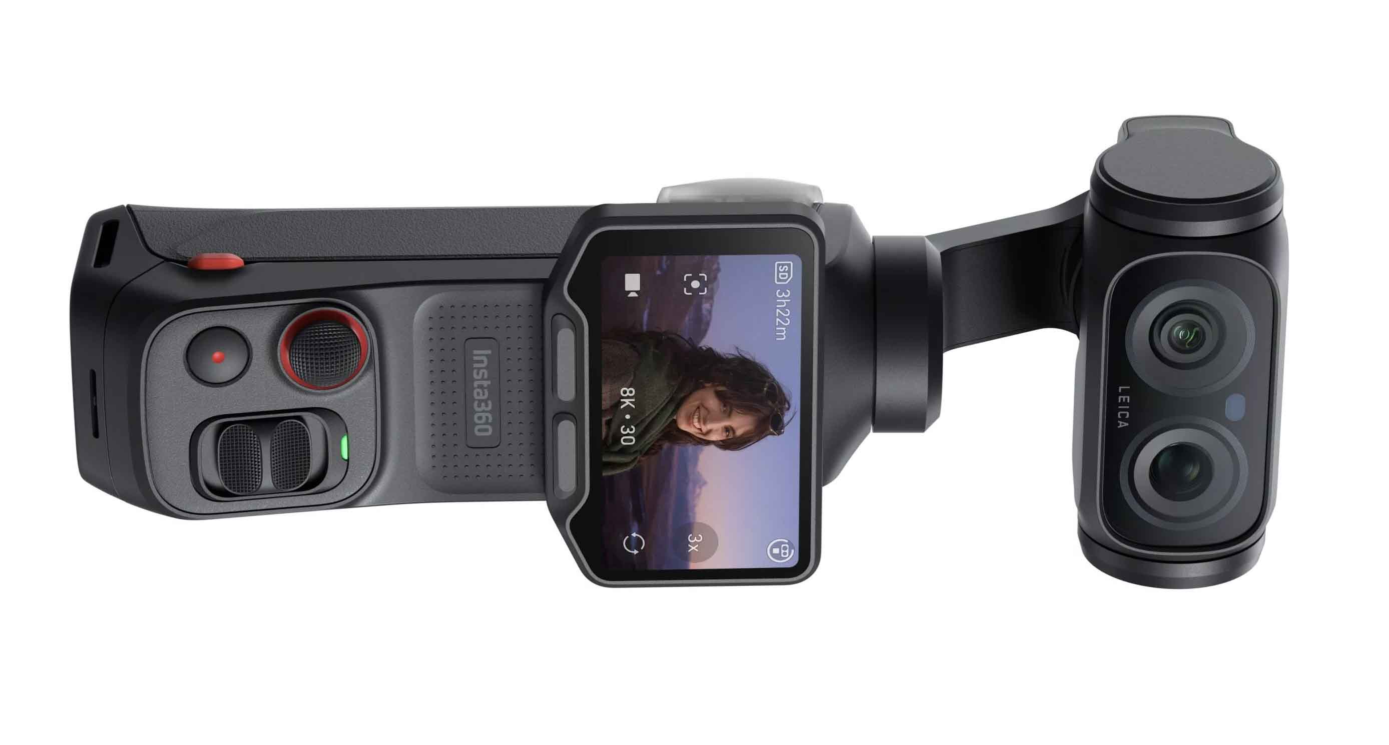 Insta360 Luna Ultra Gimbal-Kamera in der Hand, Doppel-Objektiv-System sichtbar, ausklappbares Touchscreen-Display