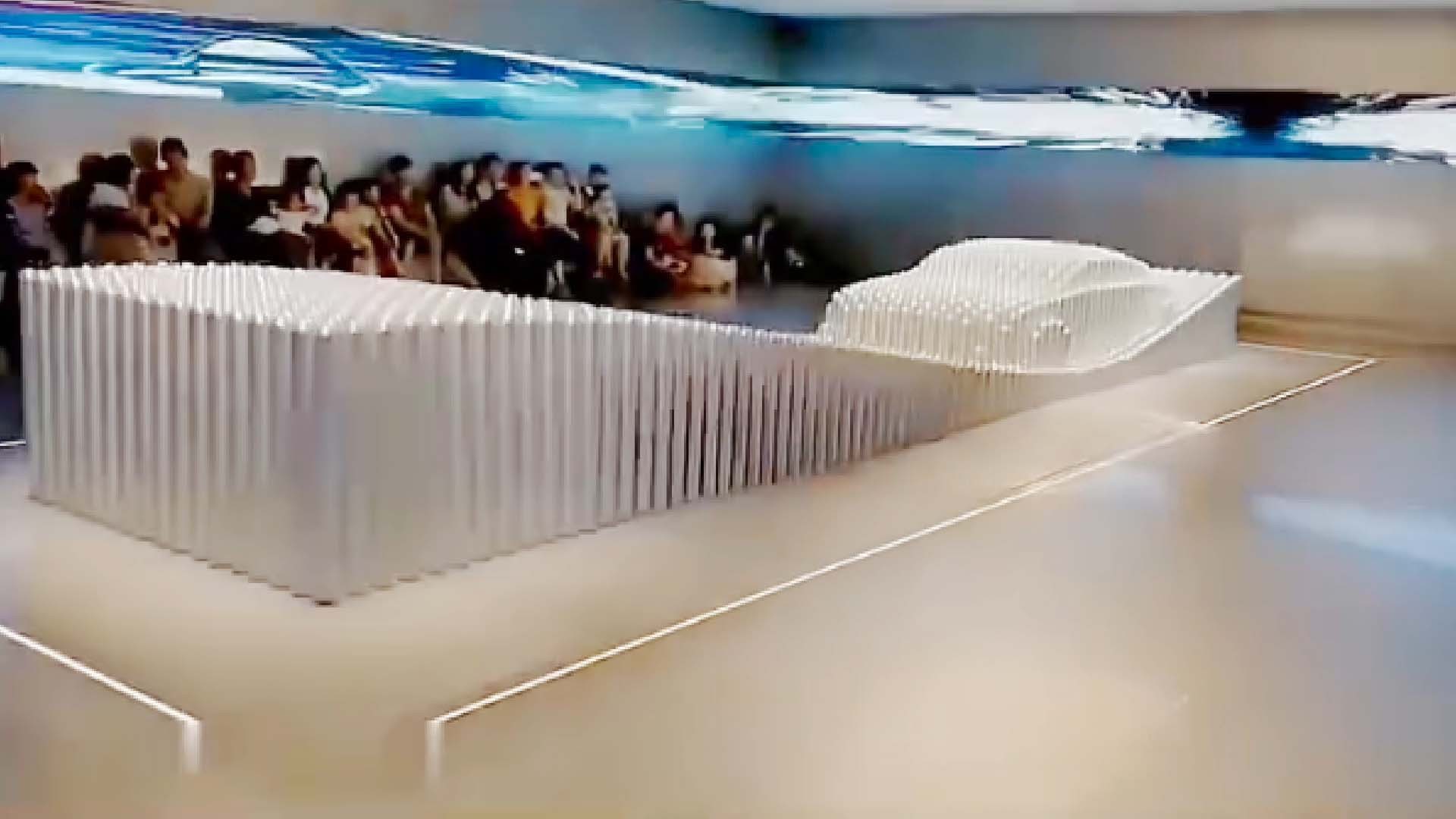 Interactive exhibition installation with real-time deformation